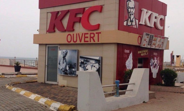 البيضاء.. مطعم “KFC” يتورط في فضيحة بيئية خطيرة (صورة)